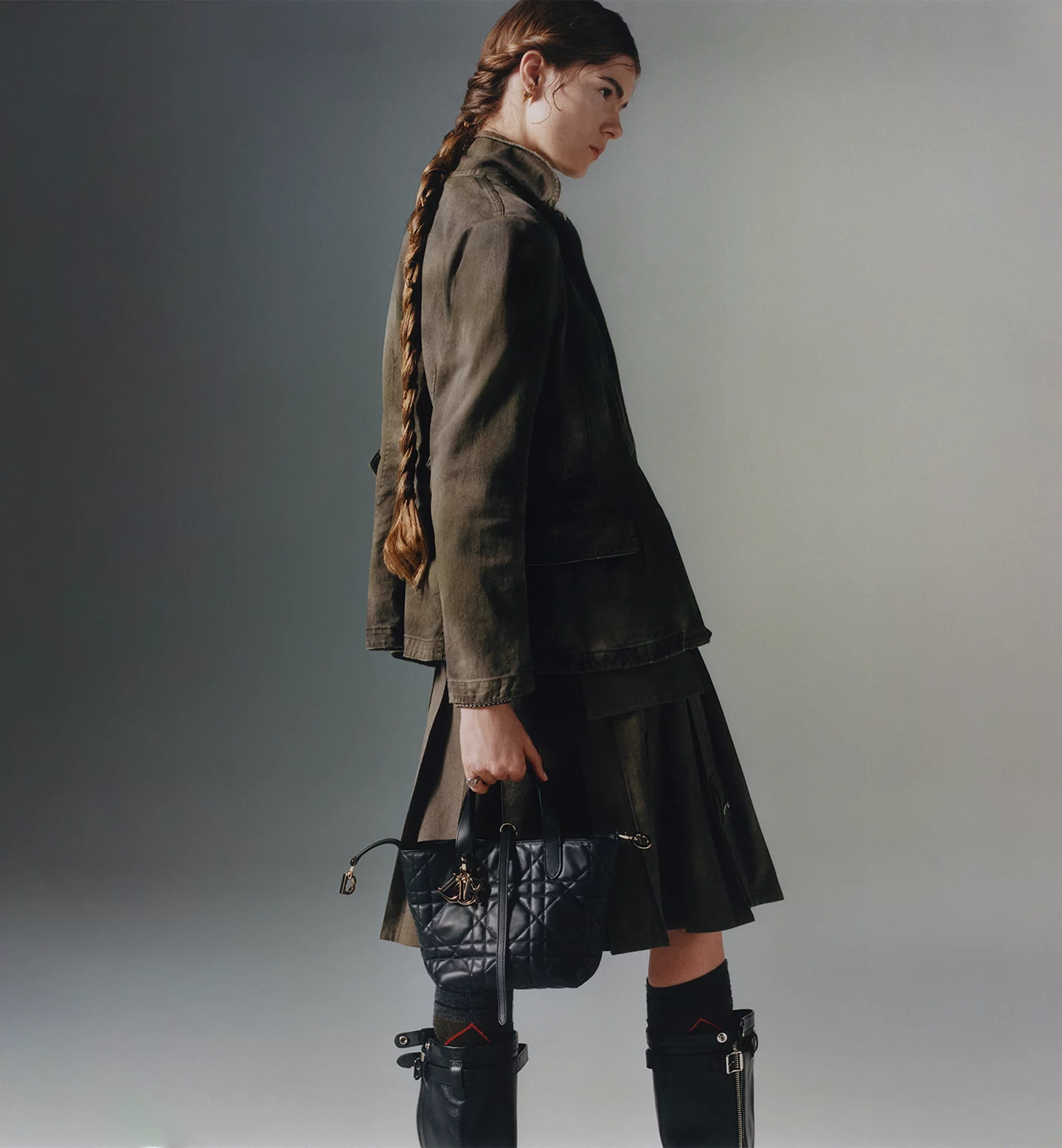 M2835OSNWM900_E13 Small Dior Toujours Vertical Tote Bag - Image 6