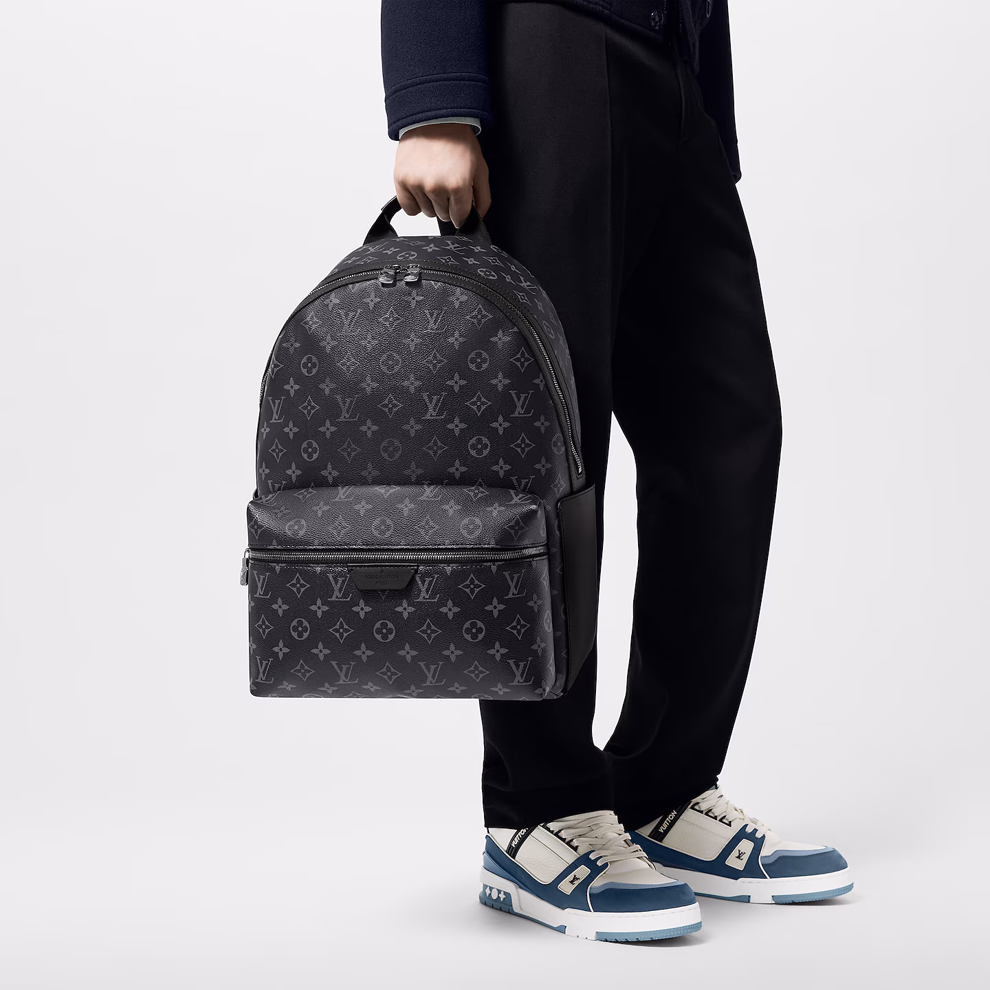 louis-vuitton-discovery-backpack-mm--M22545_PM1_Cropped worn view Discovery Backpack MM - Image 2