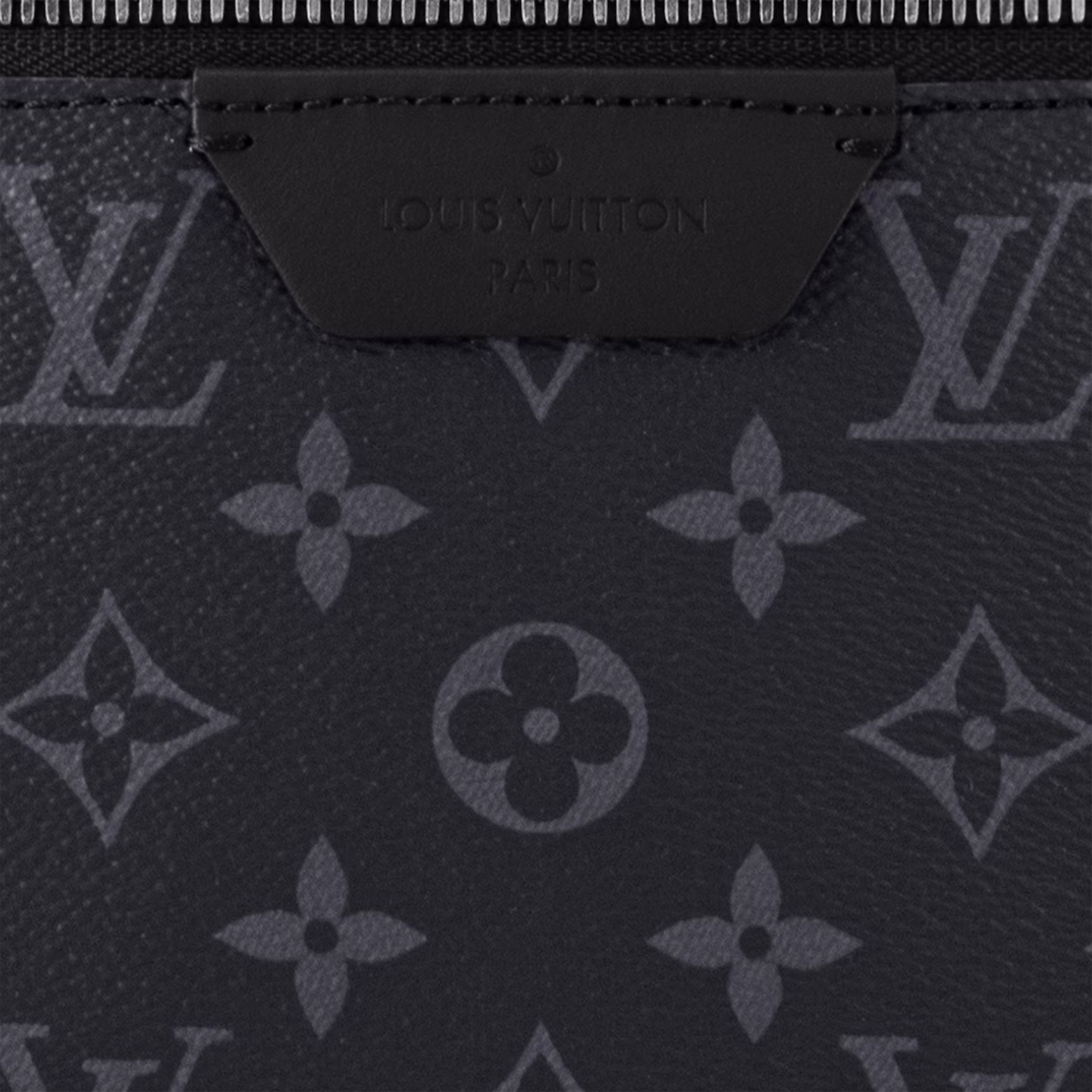 louis-vuitton-discovery-backpack-mm--M22545_PM1_Detail view Discovery Backpack MM - Image 5